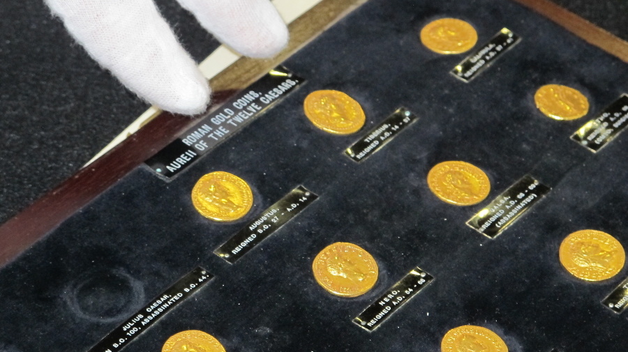 Ilustračné foto zlatých rímskych mincí z univerzity v Buffale. © TASR/AP