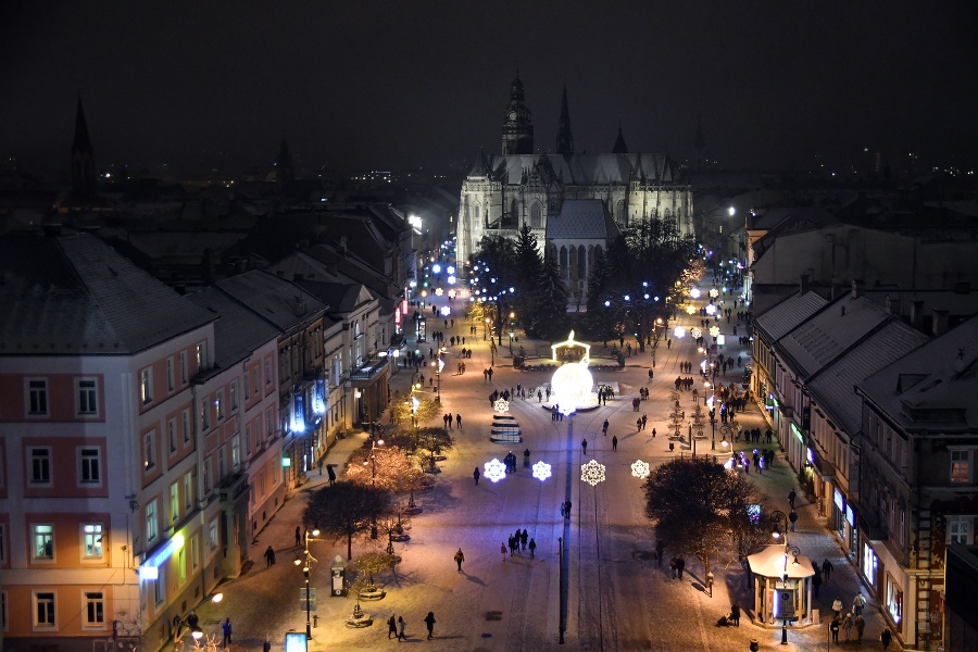 Výhľad na Košice z vyhliadkového ruského kolesa na Hlavnej ulici, 2019