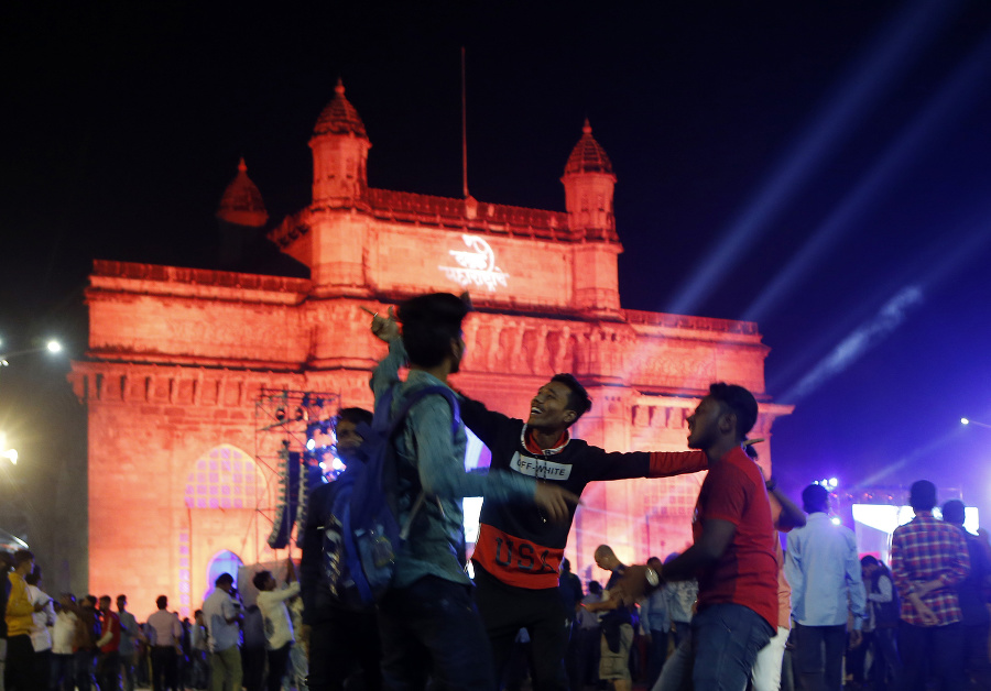 Oslavy pred Bránou do Indie, Bombaj