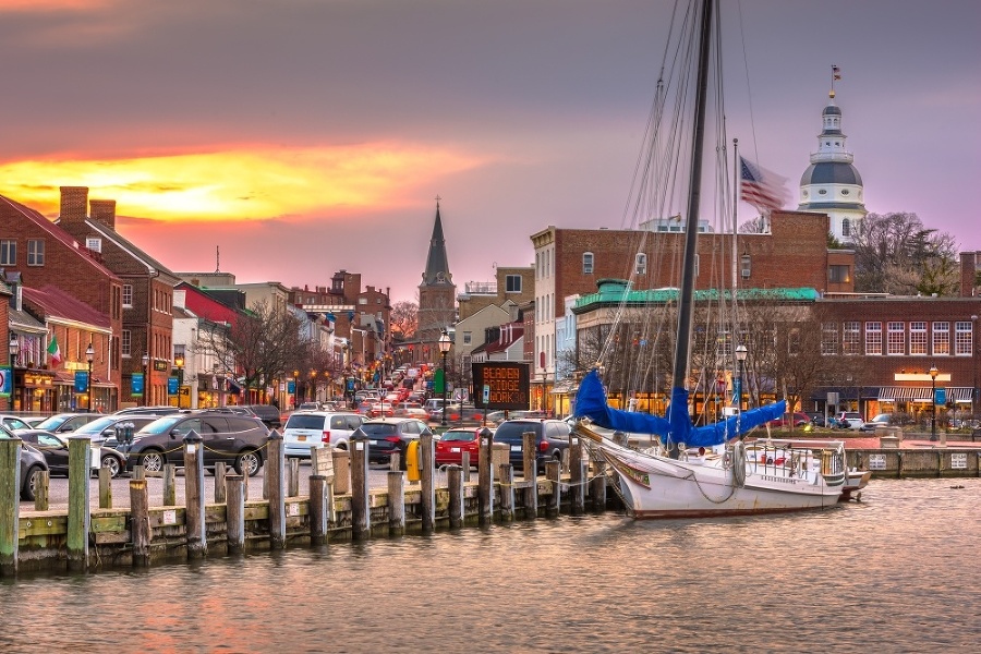 Prístavné mesto Annapolis za súmraku. Zdroj: Bigstock.com