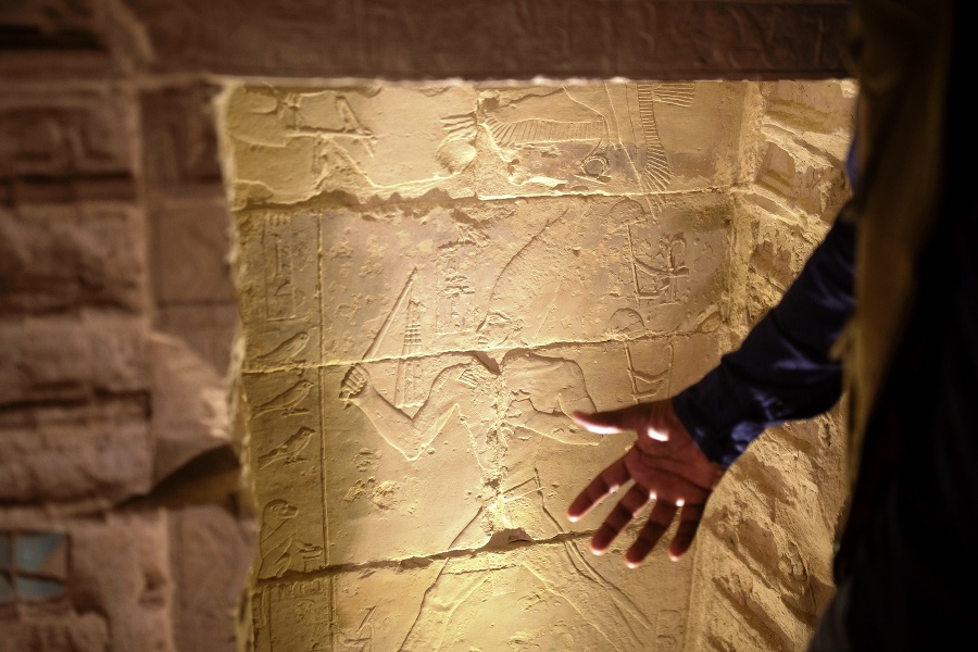 Stupňovitá pyramída faraóna Džosera,