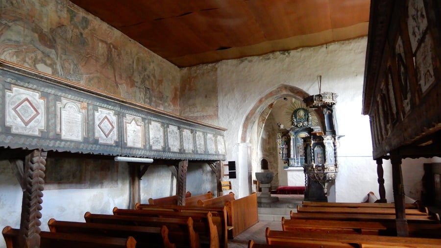 Interiér opevneného evanjelického kostola