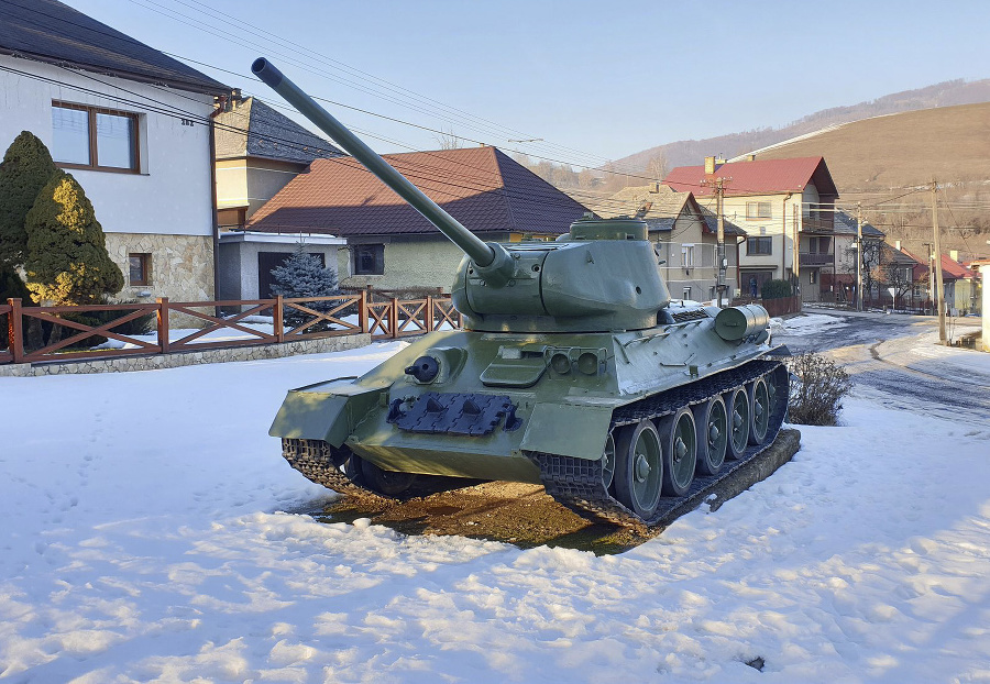 Tank T-34, pamiatka na boje v okolí dediny počas druhej svetovej vojny