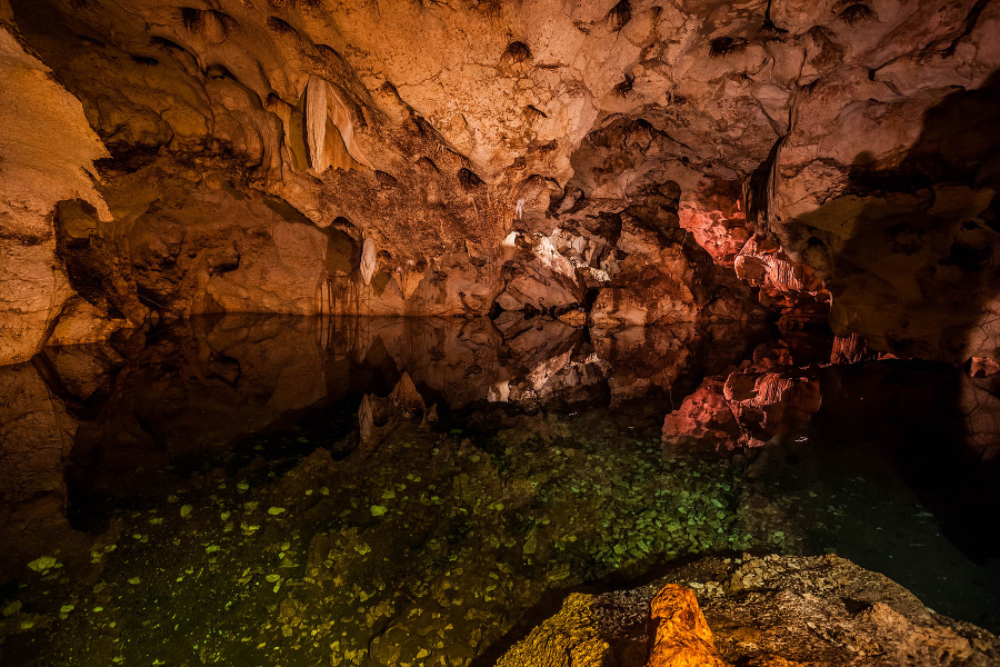 Jaskyňa Green Grotto na