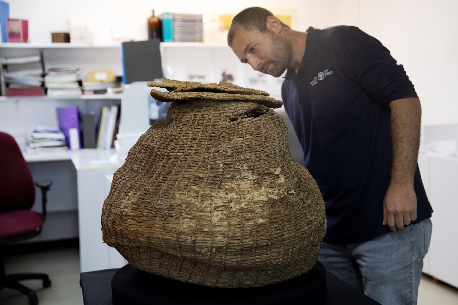K novým objavom patrí aj približne 10.500 rokov starý pletený kôš z doby neolitu.
