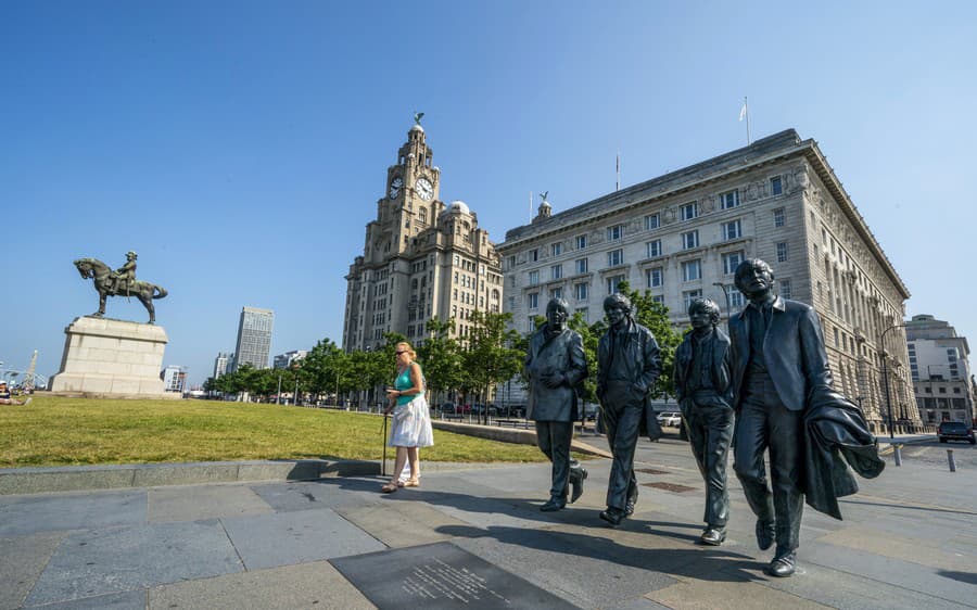 Sochy členov britskej skupiny The Beatles na nábreží Liverpoolu