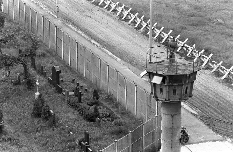 Letecký pohľad na Berlínsky múr z roku 1978 