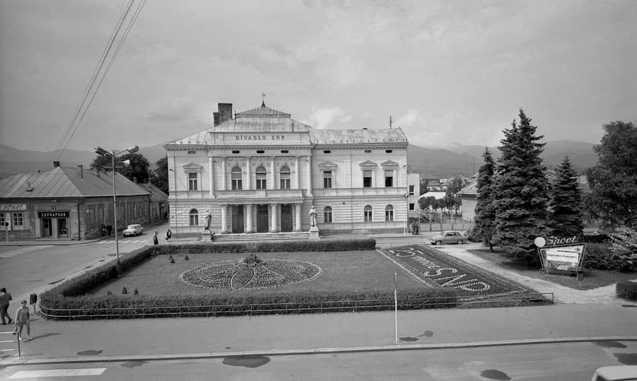 Na archívnej snímke z 21. augusta 1969 budova Divadla SNP v Martine
