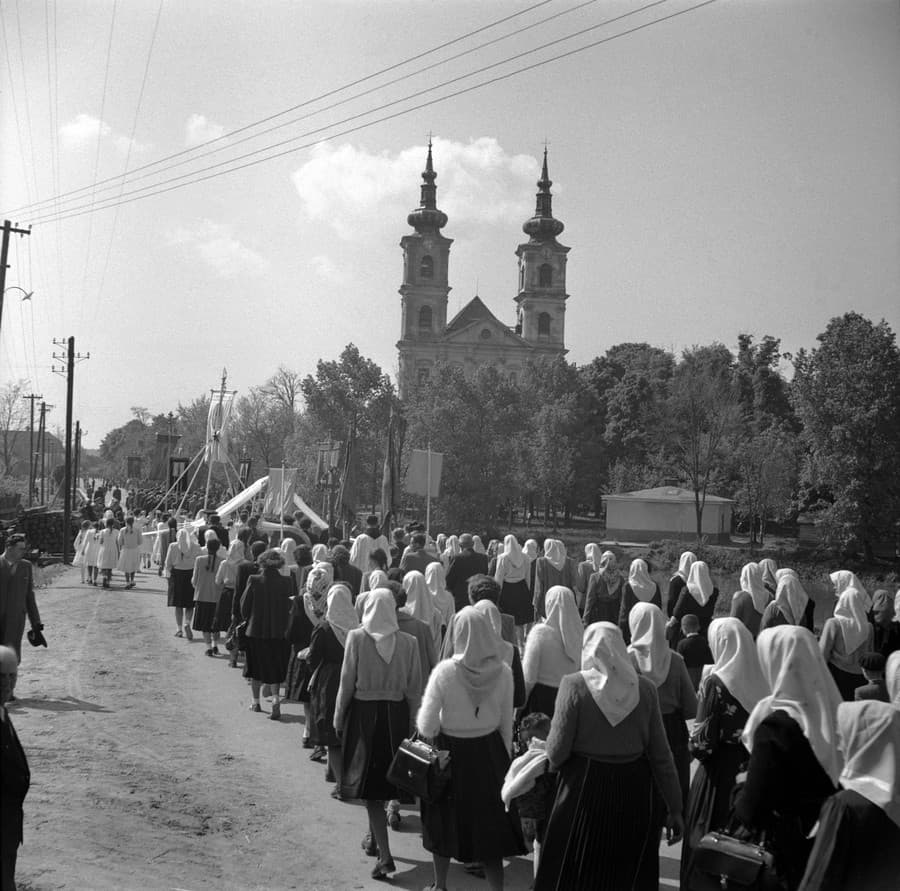 Na archívnej snímke zo 14. mája 1951 Národná púť v Šaštíne