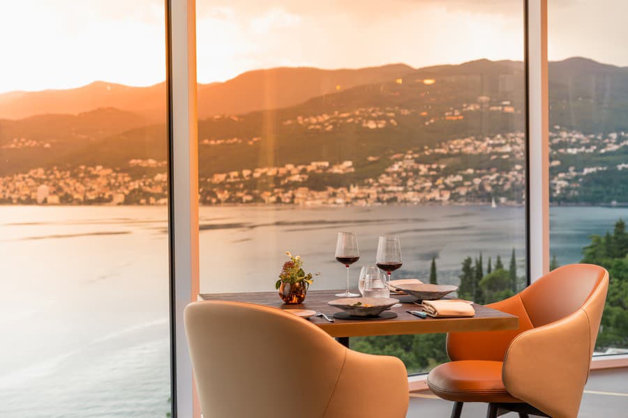 © Hilton Rijeka Costabella Beach Resort & Spa Nebo Restaurant