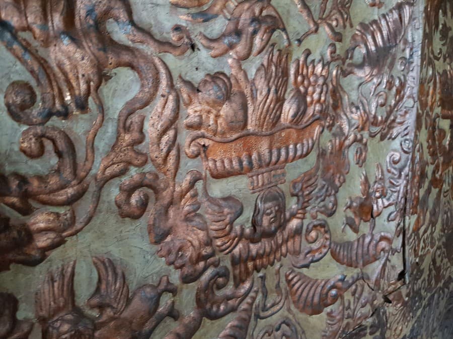 Detail koženej tapisérie