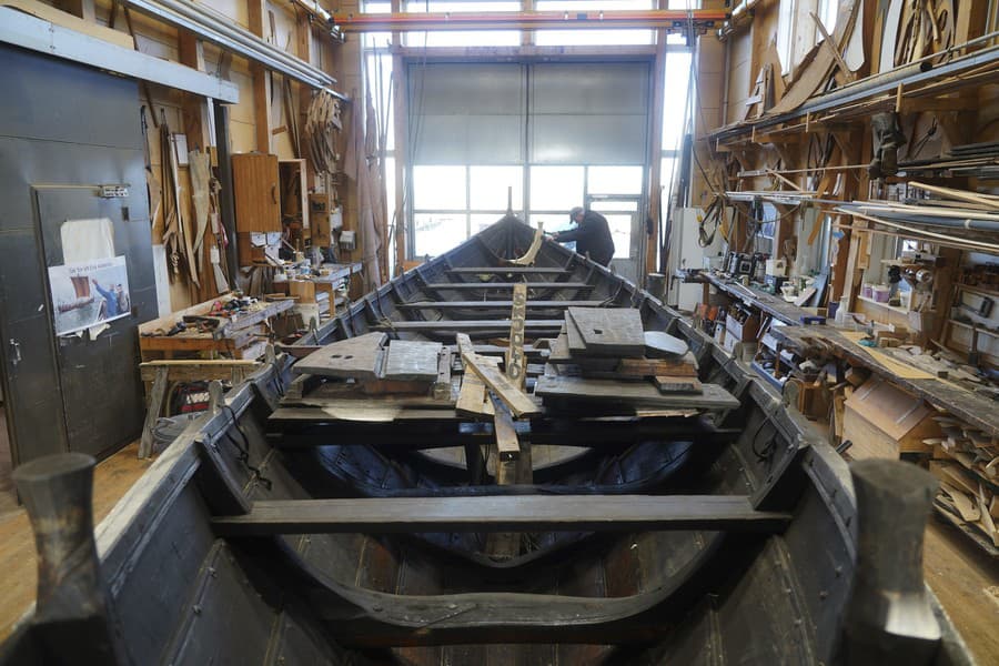 Drevený čln zhotovený tradičnou severskou technikou