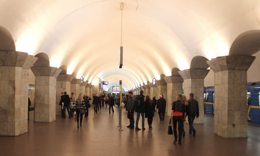 Stanice kyjevského metra patria k najhlbším na svete, a preto sú to dobre úkryty pre civilné obyvateľstvo