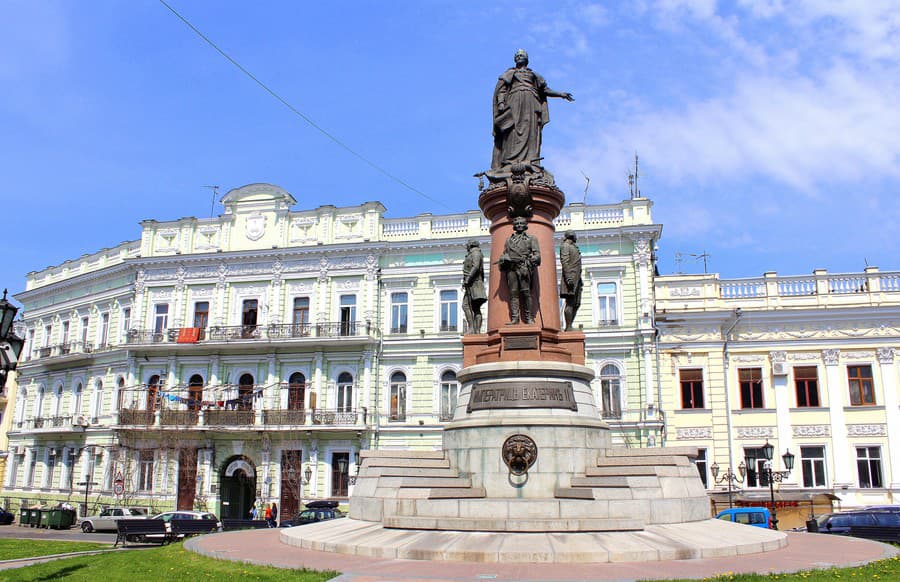 Socha zakladateľky mesta, cárovnej Kataríny II.