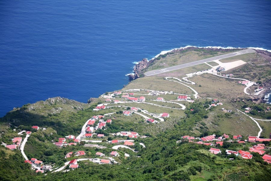 Letisko Juancha E. Yrausquina na ostrove Saba v Holandských Antilách