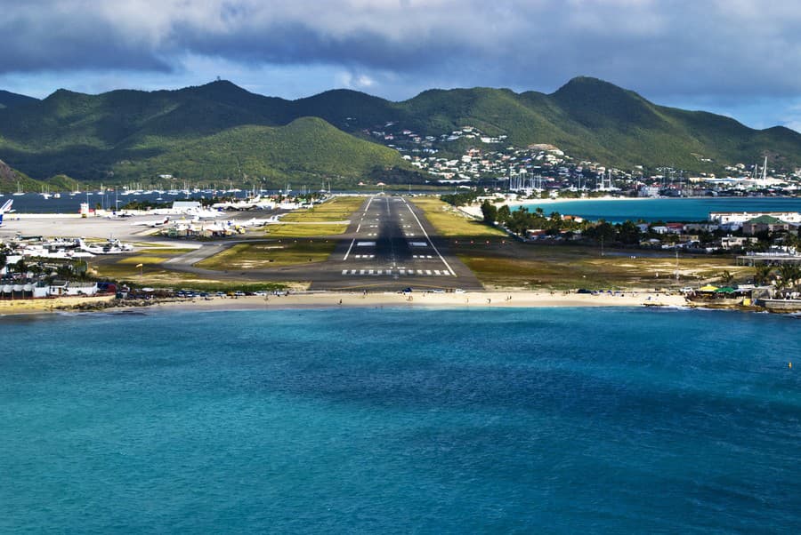 Letisko Maho na ostrove Svätý Martin