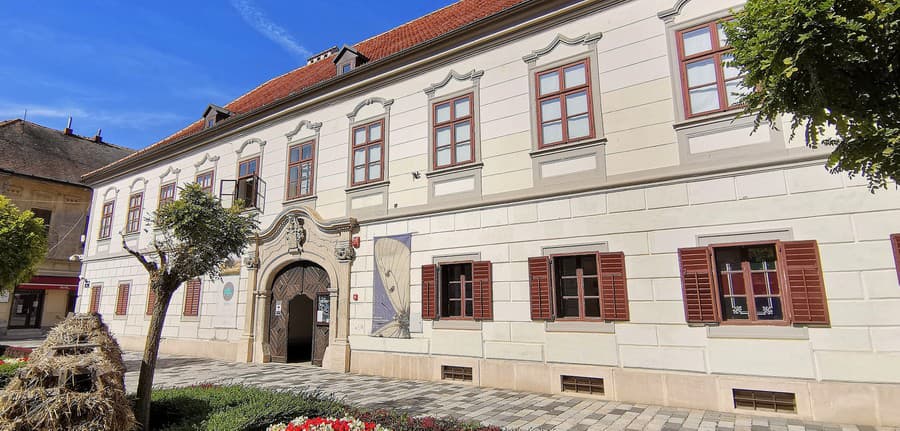 Palác Herzer s Entomologickým múzeom, Varaždín