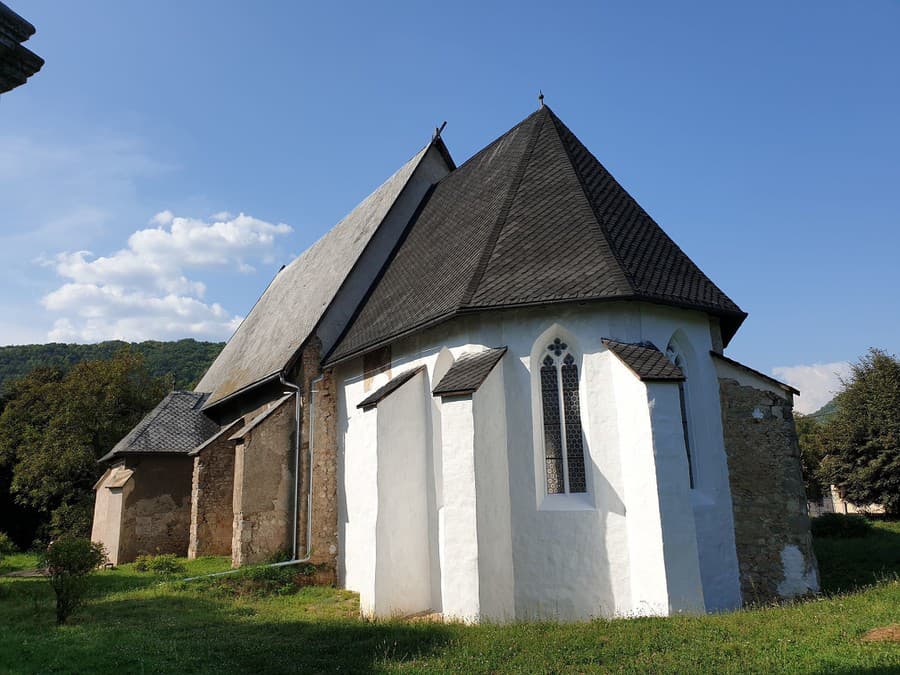 Na snímke kostol v Plešivci v okrese Rožňava