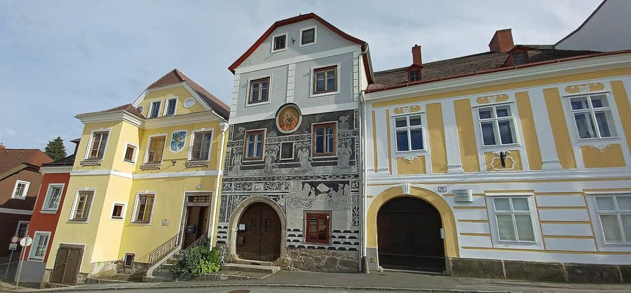 Historické domy vo Weitre