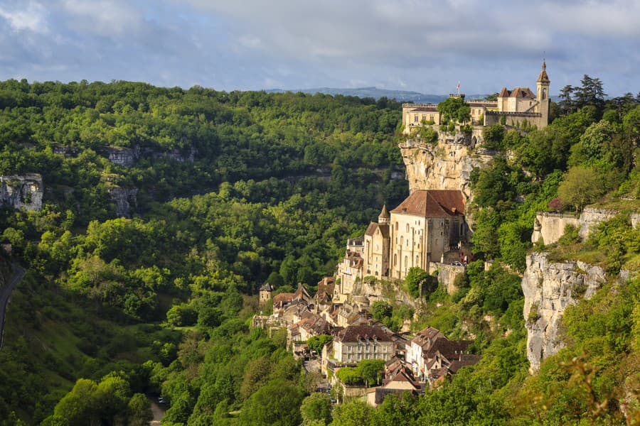 Francúzske skalné mesto Rocamadour: