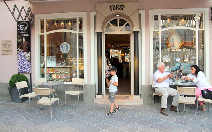 V cukrárni U Fursta kúpite originálne Mozartove gule 