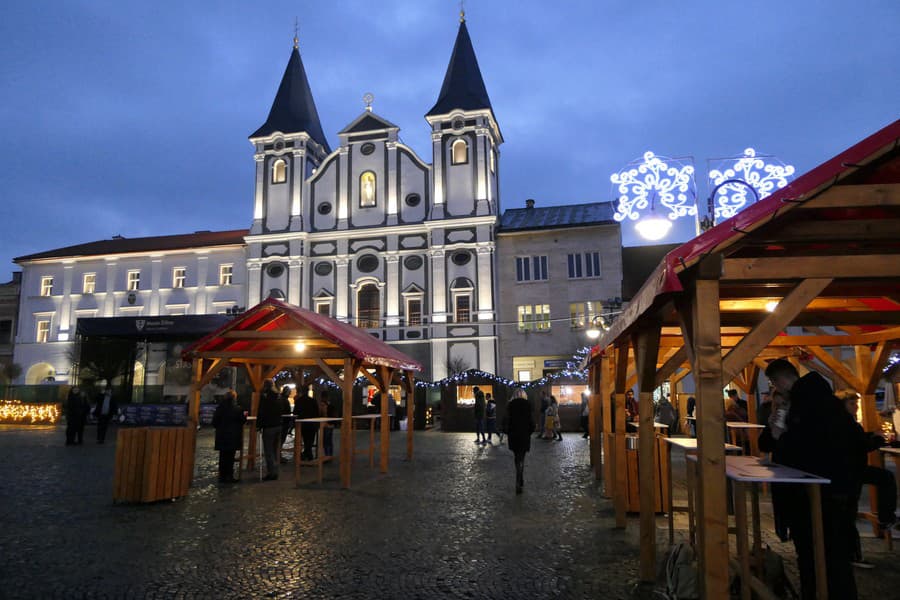 Vianočné trhy na Mariánskom námestí v Žiline 