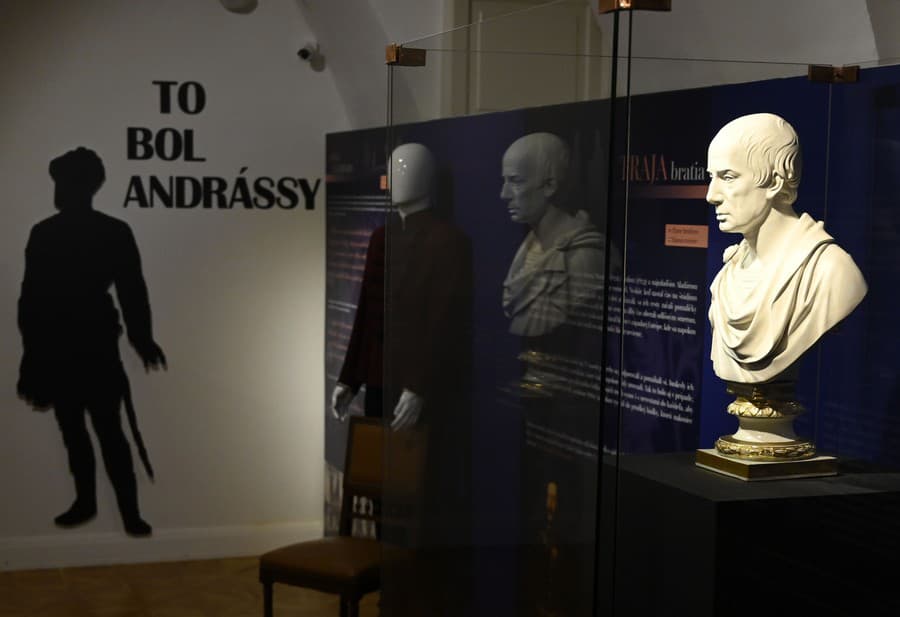 Busta cisára Františka I., ktorú zapožičalo Slovenské národné múzeum – múzeum Červený Kameň