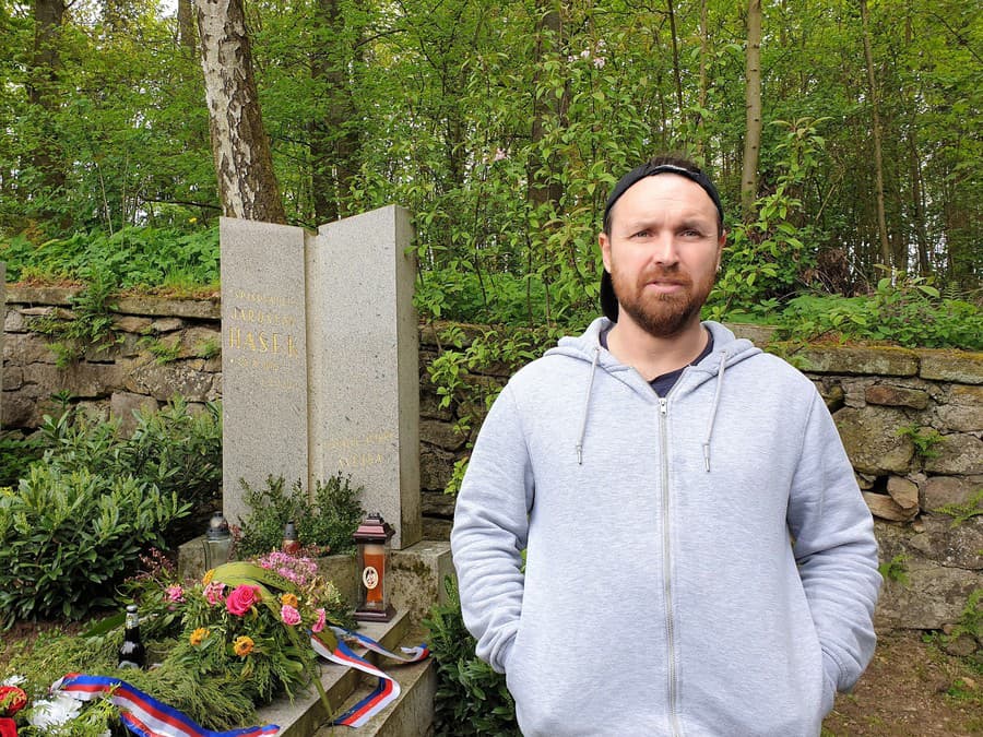 Martin Hašek pri hrobe svojho pradeda