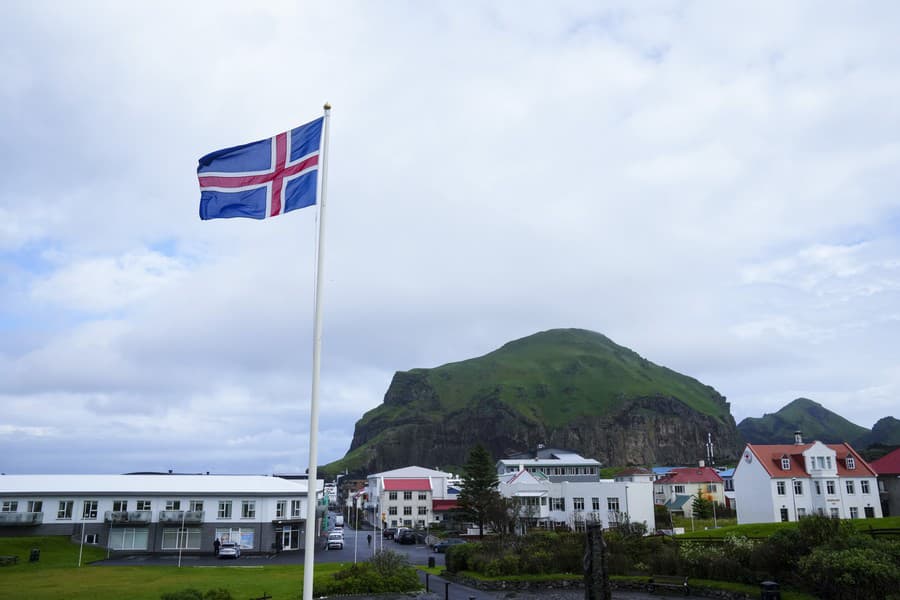 Búrlivé dejiny Islandu: Prví