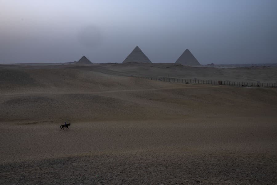 Pyramídu v Gíze obkladajú