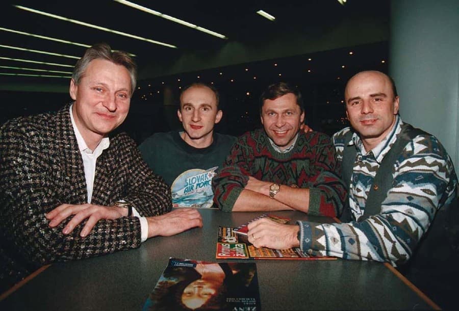 Kandidáti na prvého slovenského kozmonauta, zľava Fulier, Grosaft, Babjak a Bella