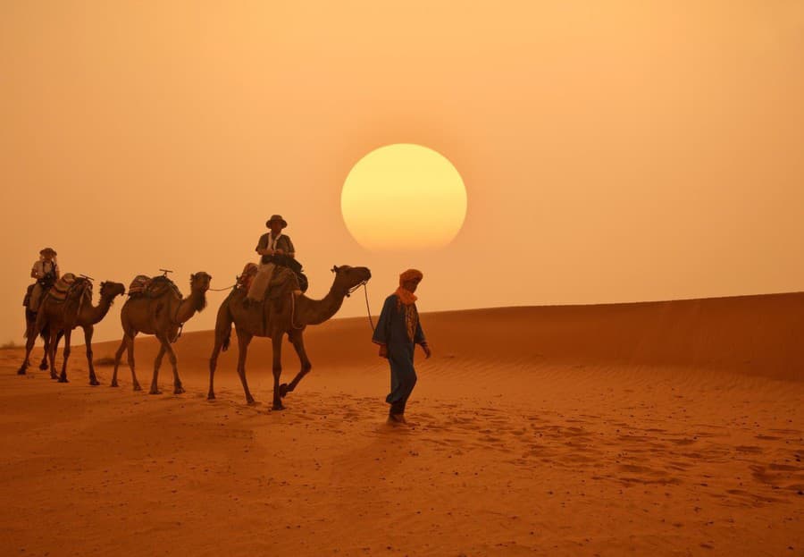 Jazda na ťavách po marockej púšti