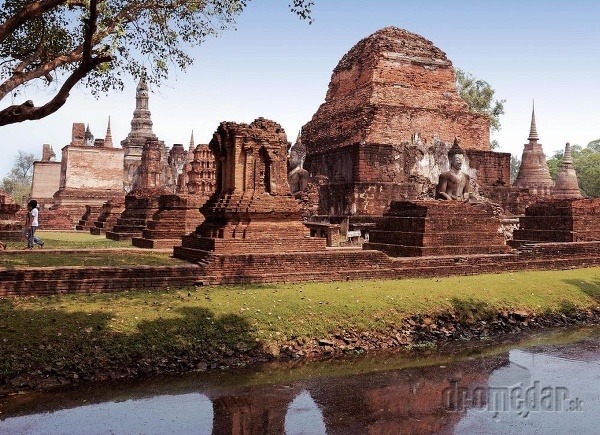 Zostatky mesta Ayutthaya ležia