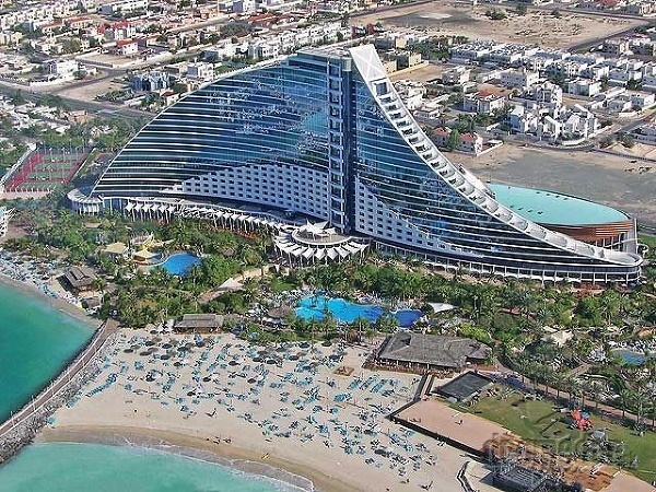 Jumeirah Beach Hotel vás