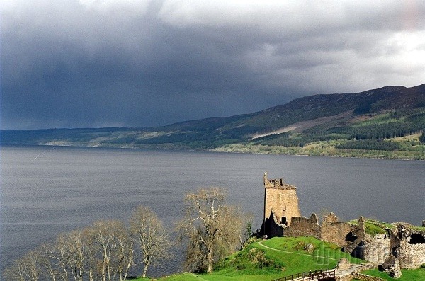 jazero Loch Ness