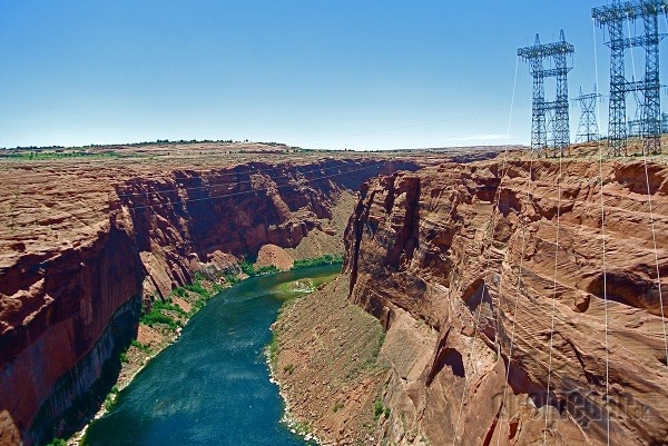 Glen Canyon Dam v Arizone, USA