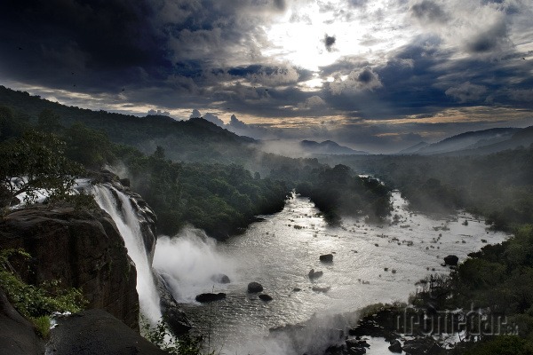 Vodopád Athirappalli, India