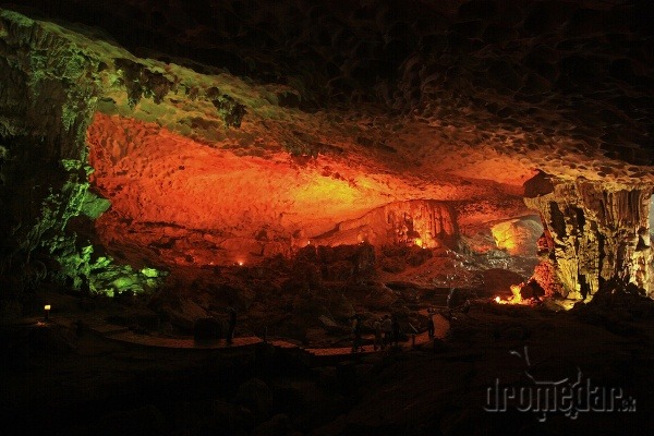 Jaskyňa, Halong Bay, Vietnam
