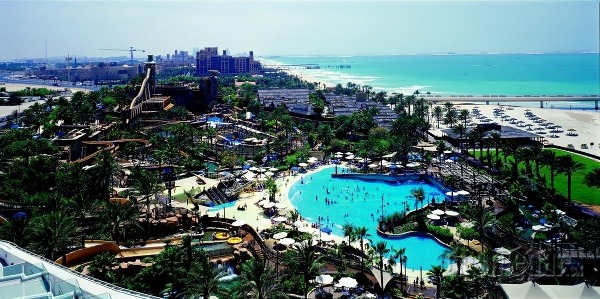 Vo Wild Wadi, vodnom svete v Dubaji, majú snáď všetko. Ale kto by chodil do bazénu, keď hneď vedľa je krásne more? 