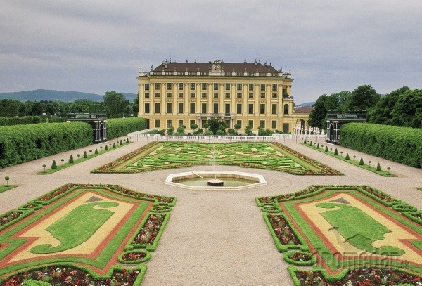 Zámok Schönbrunn, Rakúsko