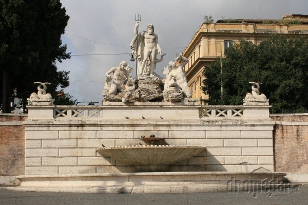 Neptúnova fontána, Piazza del