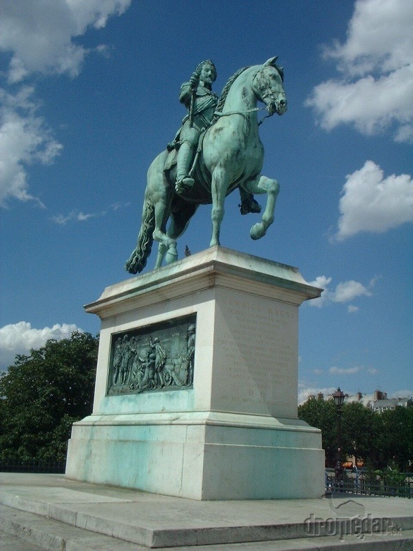 Jazdecká socha kráľ Henricha