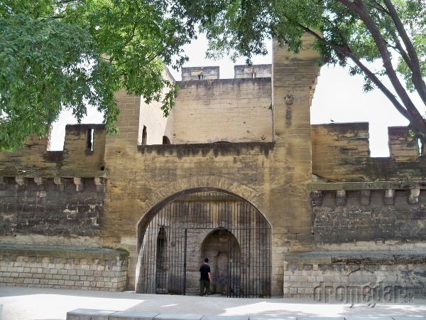 Avignonské mestské hradby, Francúzsko