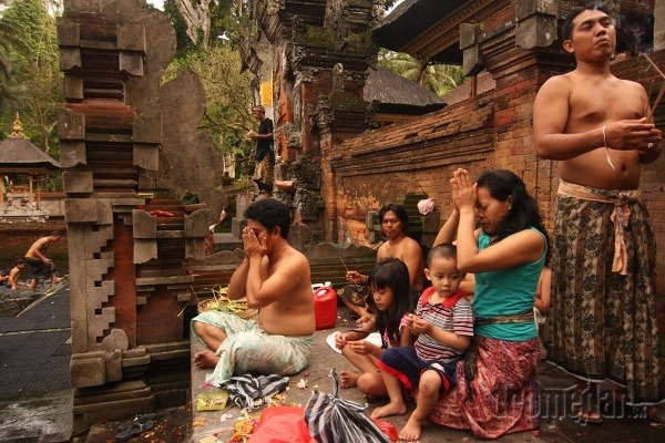 Modlenie Hinduistov, ostrov Bali,