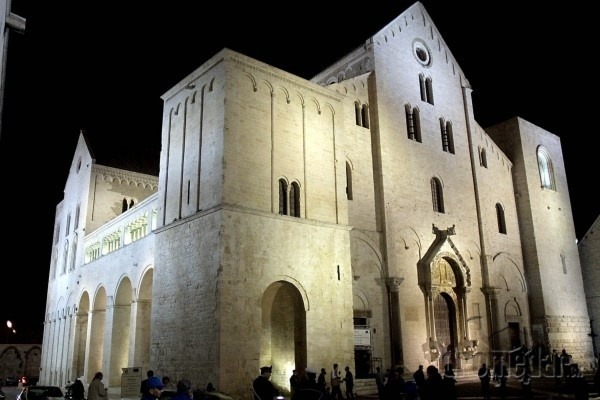 Bazilika sv. Mikuláša, Bari