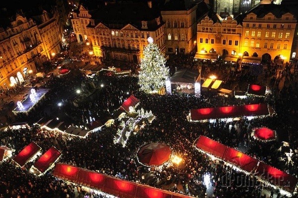 Vianočné trhy na Staromestskom námestí, Praha, Česká republika