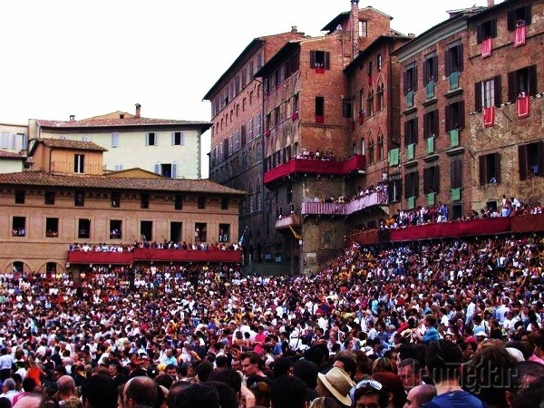 Palio, Seina, Taliansko