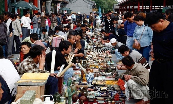 Blší trh Panjiayuan, Peking,