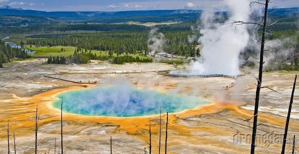 Yellowstone je najstarší národný