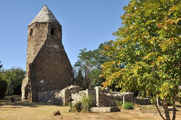 Szigliget, ruiny kostola Avasi,